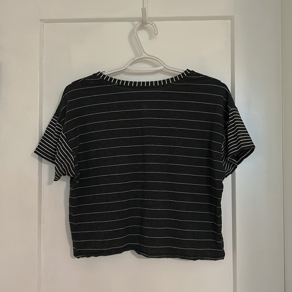 Lululemon Cropped Two Way Striped Loose Crop - Picture 2 of 3